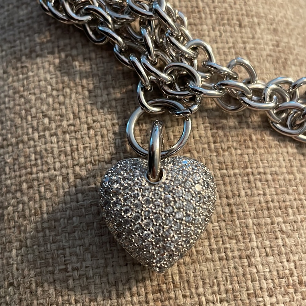 CRYSTAL HEART PENDANT ON TOGGLE NECKLACE - Picture 5 of 5